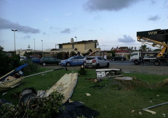 Торнадо, ливни и молнии: в результате непогоды в Италии есть погибшие