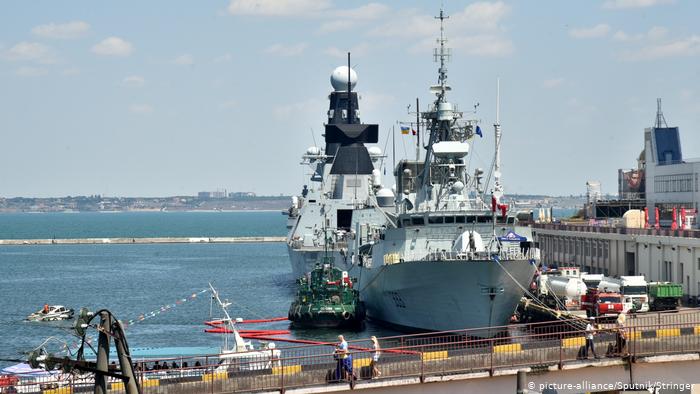 В Черном море параллельно проходят военные учения России и НАТО — Deutsche Welle