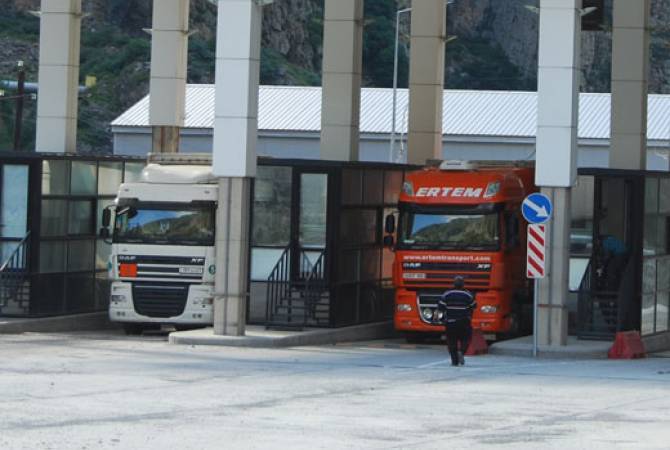 Сообщение посольства: в Грузии избили водителей из Армении, повредили автомобили