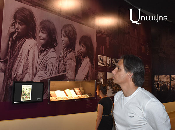 Легенда португальского футбола Нуну Гомеш в Ереване посетил Музей Геноцида