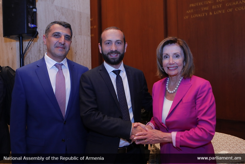 Арарат Мирзоян и Нэнси Пелоси обсудили двусторонние отношения Армения-США