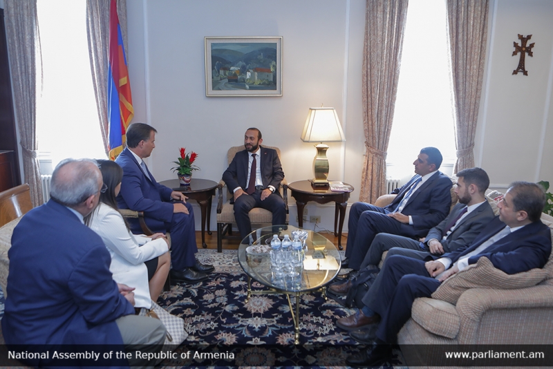 Глава парламента Армении в Вашингтоне встретился с представителями армянских организаций США