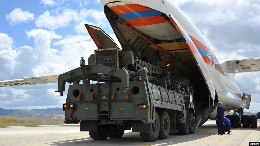 Первый этап поставок российских зенитных комплексов С-400 в Турцию завершен — VOA