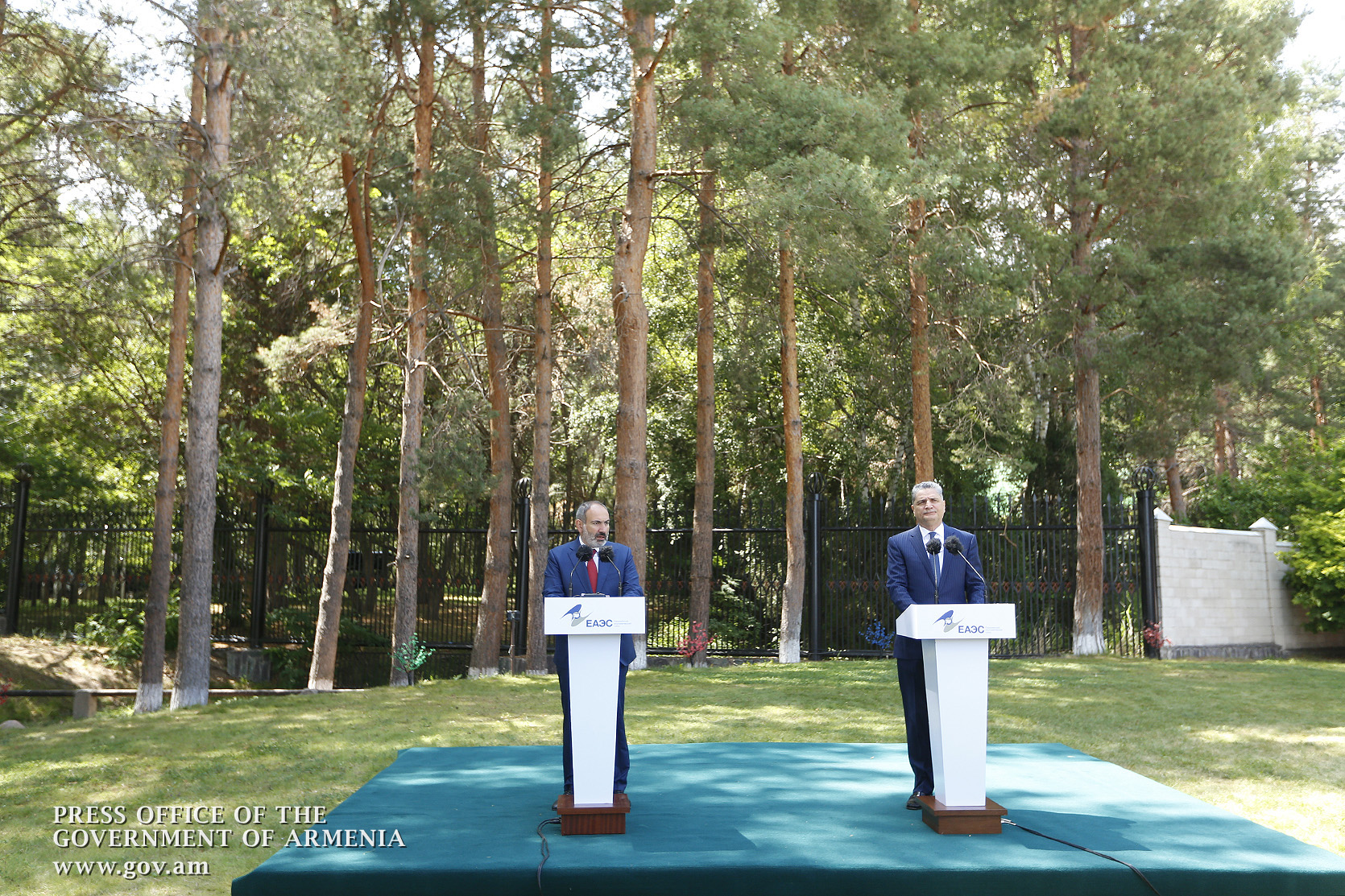 Премьер-министр Армении и председатель Коллегии ЕЭК выступили с совместным заявлением для представителей СМИ