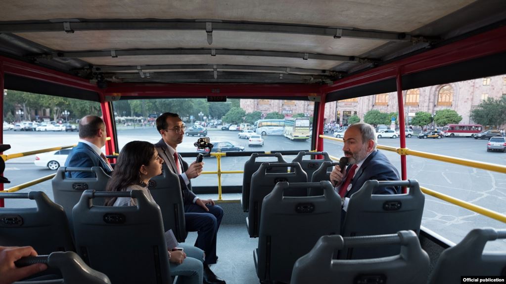 Туристы рассказали об экскурсии, на которой их гидом был армянский премьер: «Это было невероятно»