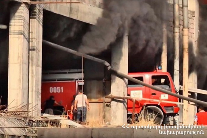 В ереванском торговом центре «МалатияМолл» вспыхнул пожар, есть пострадавшие: МЧС