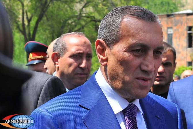Экс-губернатор Сюника Сурик Хачатрян находится в коме: Сейран Сароян