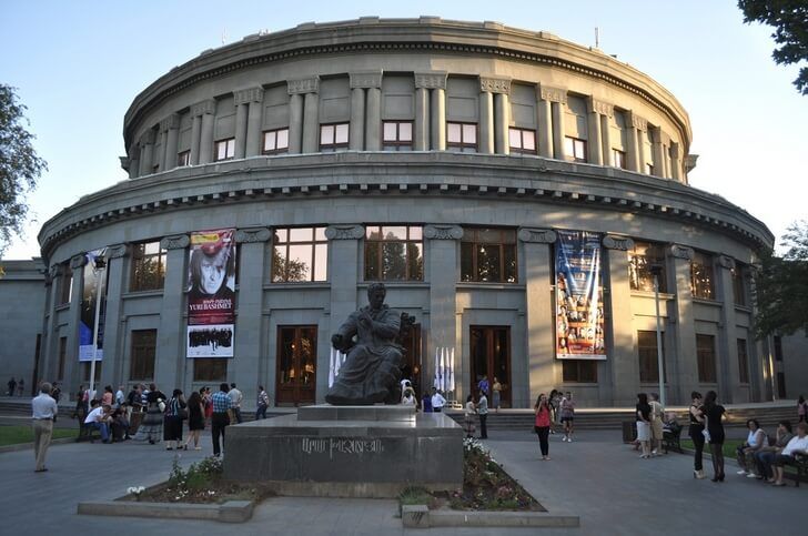 Посещаемость театров Армении выросла на 41% за первое полугодие 2019г