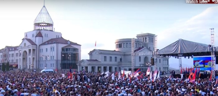 LIVE. Степанакерт: митинг в центре столицы Арцаха