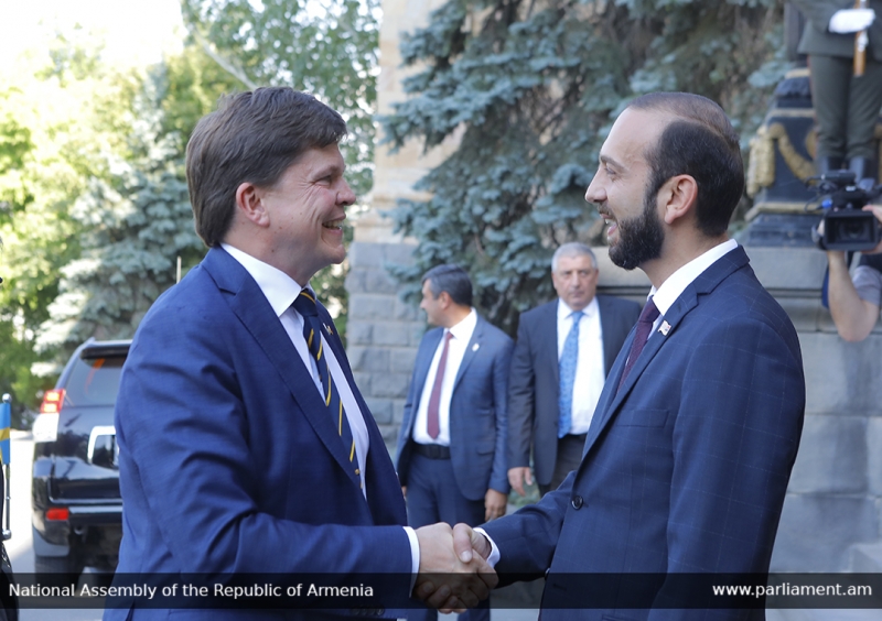 В Армению с официальным визитом прибыл председатель Риксдага Швеции