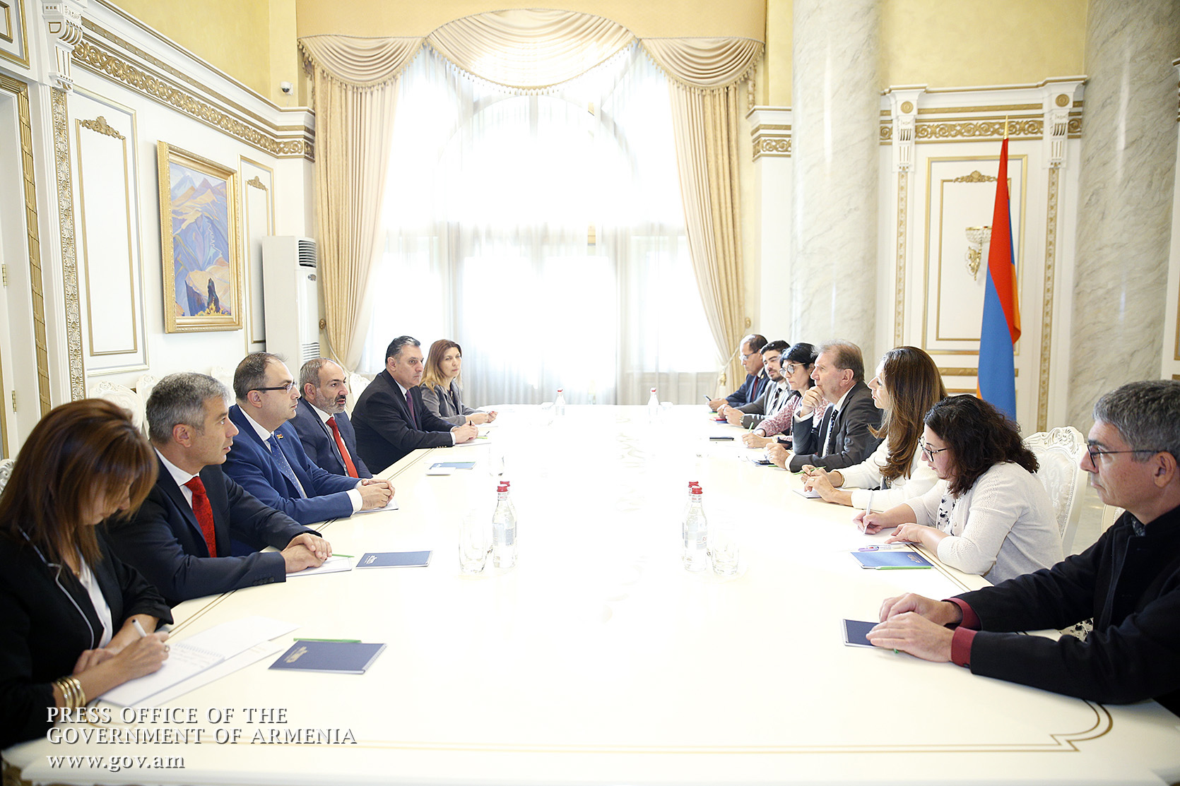 Никол Пашинян принял принял делегацию во главе с вице-председателем парламентской группы дружбы Франция-Армения, председателем Круга дружбы “Арцах-Франция”