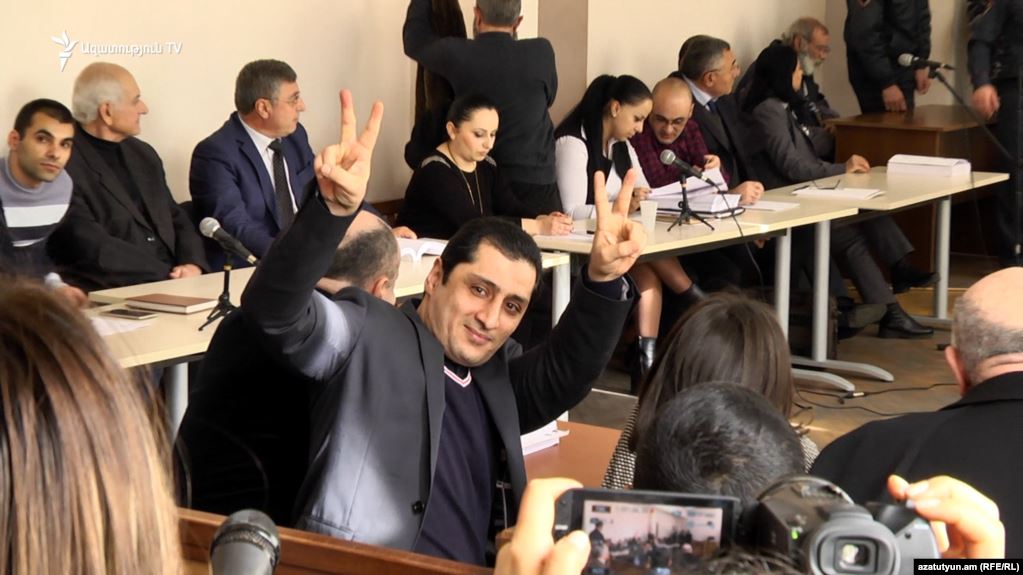 Суд в Ереване освободил под залог считающегося лидером вооруженной группы Артура Варданяна