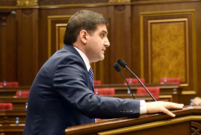 “Просвещенная Армения” ожидает от Армана Бабаджаняна сложения депутатского мандата: заявление