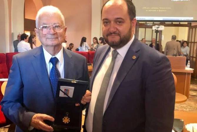 Всемирно известный химик Юрий Ованнисян награжден орденом Святого Месропа Маштоца