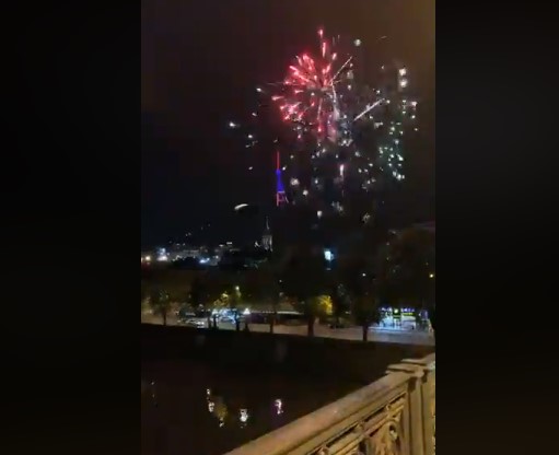 В Тбилиси после полуночи главная телебашня зажглась цветами армянского флага: видео