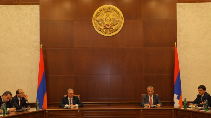 Состоялось совместное совещание центральных аппаратов МИД Арцаха и Армении
