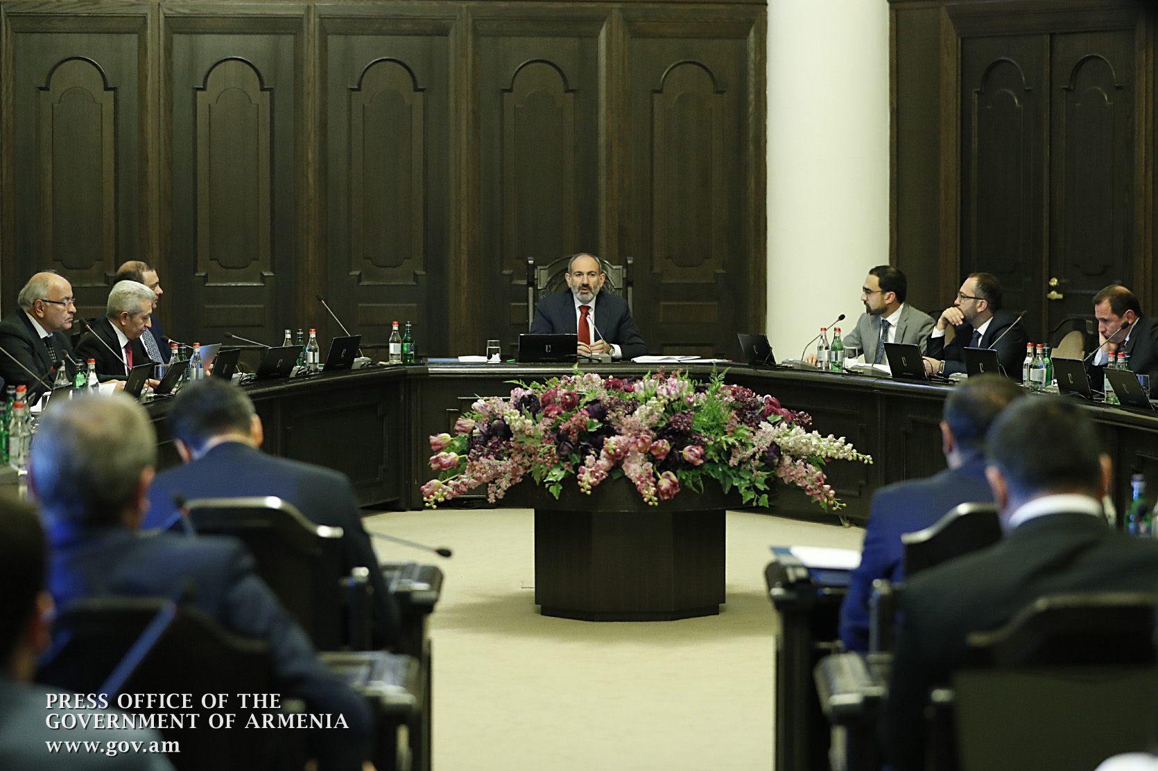 Правительство утвердило проект госбюджета Армении на 2020г на внеочередном заседании