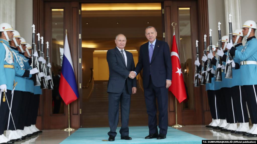 Эрдоган перед встречей с Путиным обещает «свернуть головы курдам»
