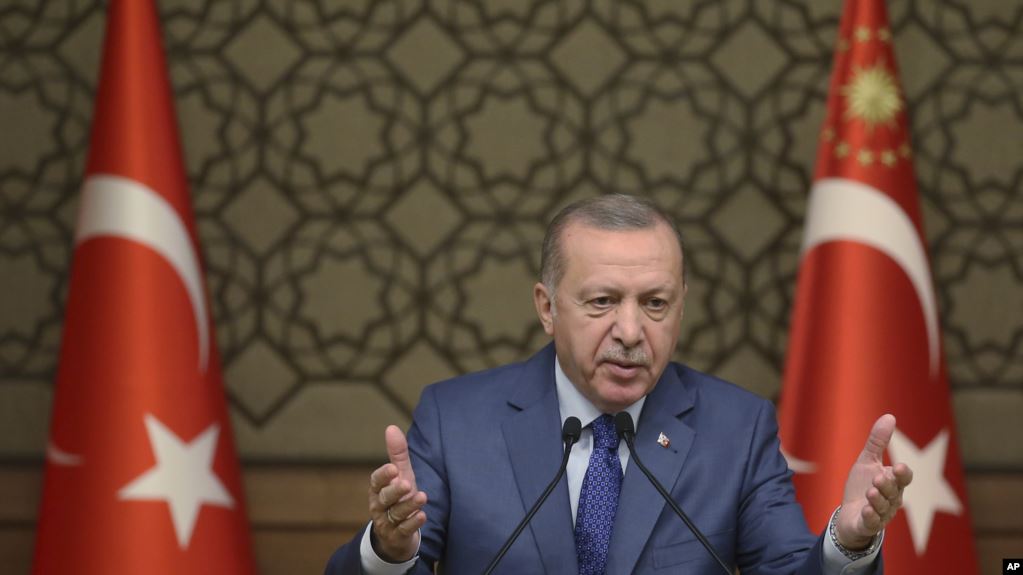 Эрдоган обещает возобновить вторжение, если курды не покинут приграничные районы Сирии