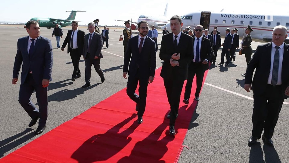 Премьер-министр Грузии Георгий Гахария прибыл в Армению с официальным визитом: видео
