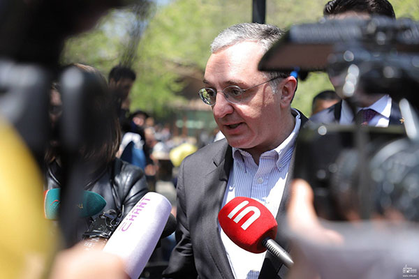 «Министр иностранных дел Армении должен скромно молчать о революции»