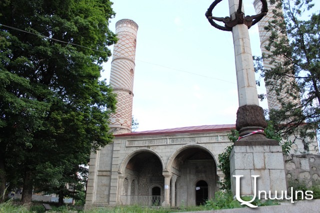 «Эта мечеть является частицей культуры Шуши»: Анна Нагдалян – об азербайджанской шумихе по поводу реставрации мечети