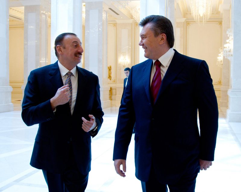 Алиев на пути в Ростов к Януковичу: репортаж о репрессиях в «толерантном» Азербайджане — видео