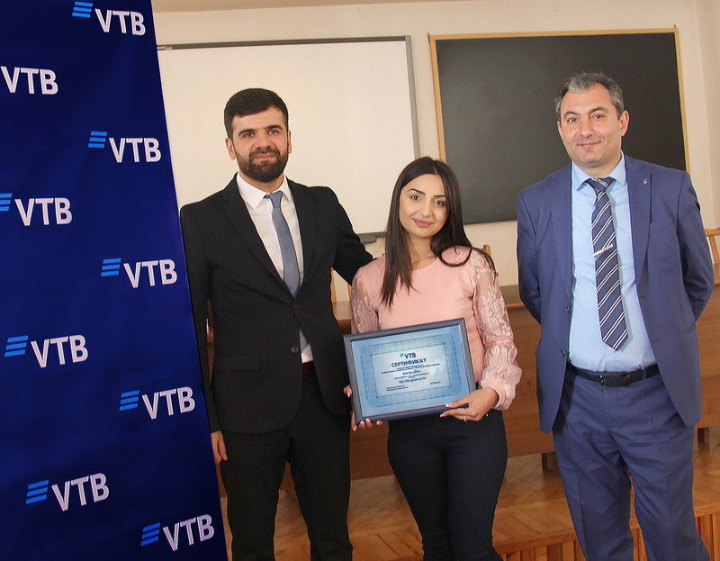 Банк ВТБ (Армения) оплатил годовое обучение лучшему студенту Ванадзорского государственного университета