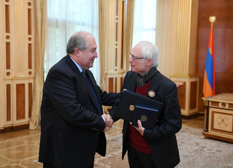 Президент Саргсян выдающемуся композитору Тиграну Мансуряну вручил орден «За заслуги перед Отечеством» 1-ой степени