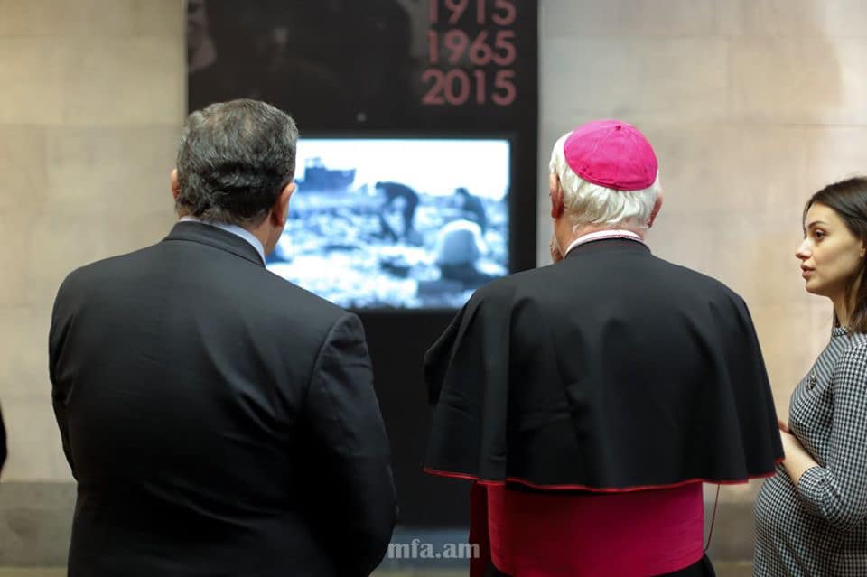 Секретарь Святого Престола в Цицернакаберде почтил память жертв Геноцида армян: видео