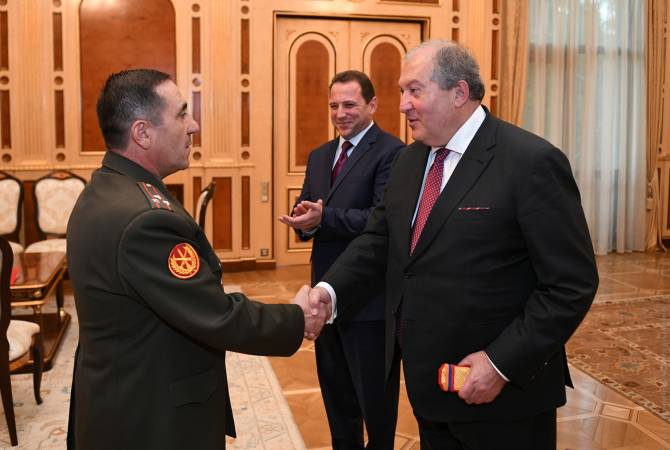 Указом президента полковнику Армену Арутюняну присвоено воинское звание генерал-майора
