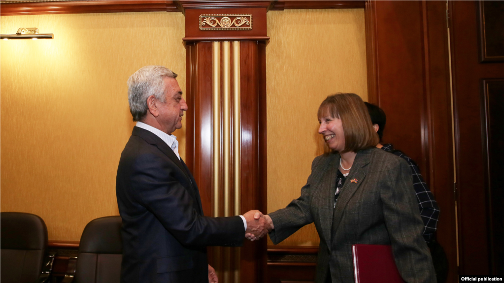 Серж Саргсян встретился с послом США в Армении Линн Трейси по инициативе американской стороны