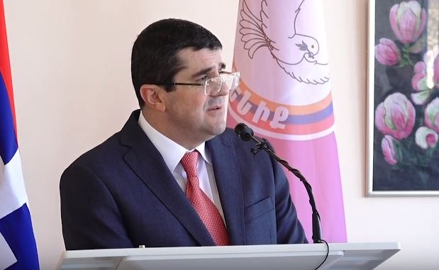 Араик Арутюнян: те, кто считает шаги премьер-министрa Армении в отношении Арцаха пораженческими, являются заговорщиками