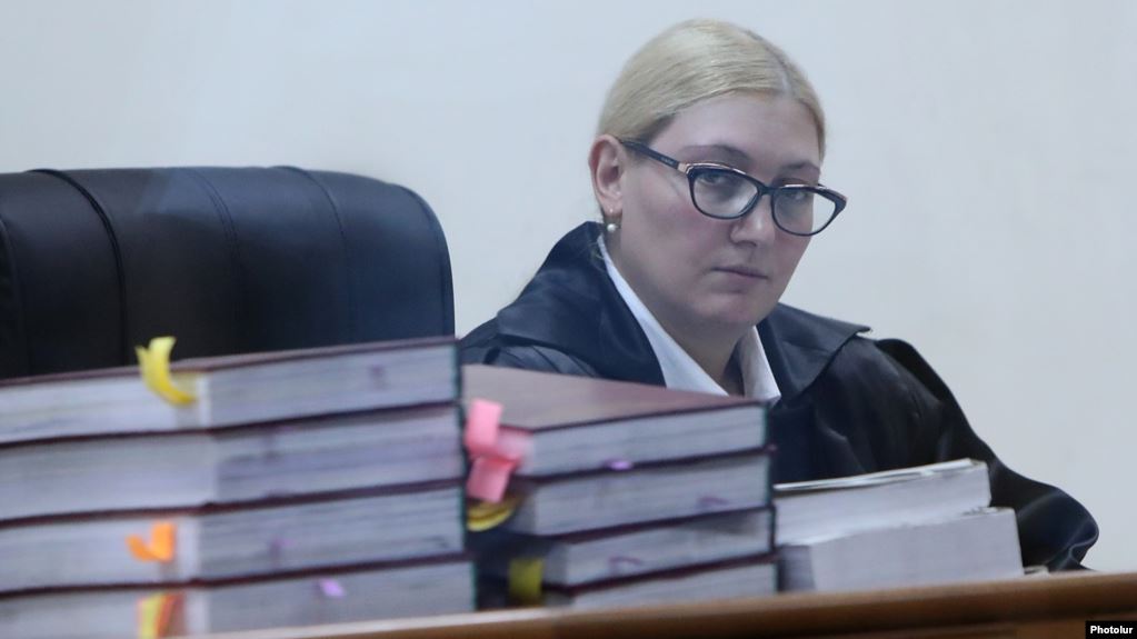Судья Анна Данибекян отклонила ходатайство адвокатов Кочаряна о своем самоотводе