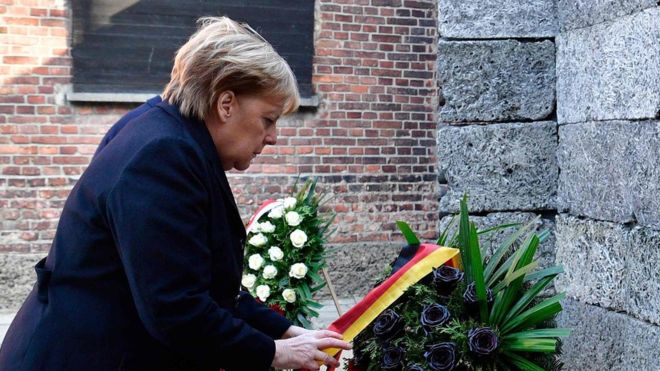 Ангела Меркель впервые посетила мемориальный музей на месте концлагеря Аушвиц в Освенциме