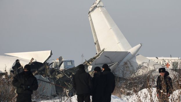 Авиакатастрофа в Казахстане: президент объявил национальный траур