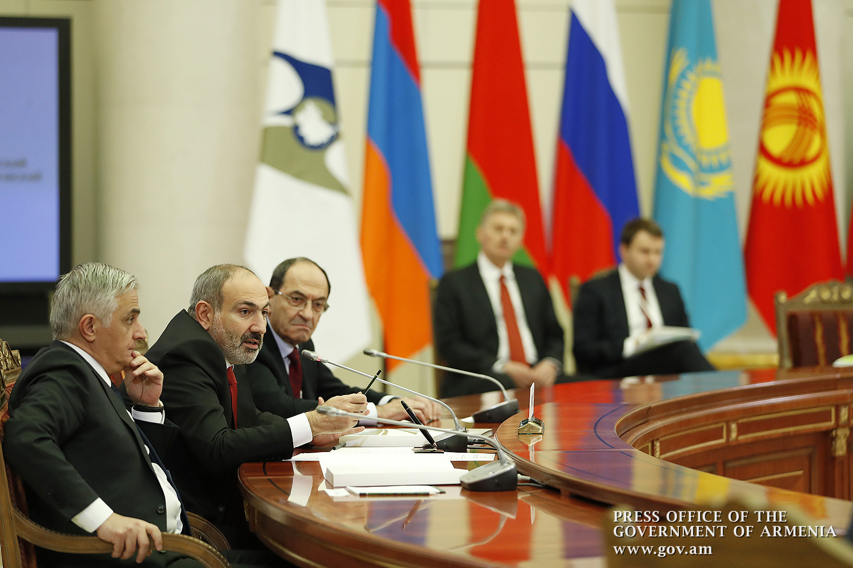 Премьер-министр в Санкт-Петербурге принял участие в заседании Высшего Евразийского экономического совета