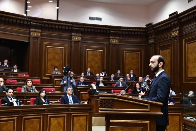 Арменофобия в Азербайджане проявляется и в XXI веке: речь спикера парламента Армении — о погромах в Баку