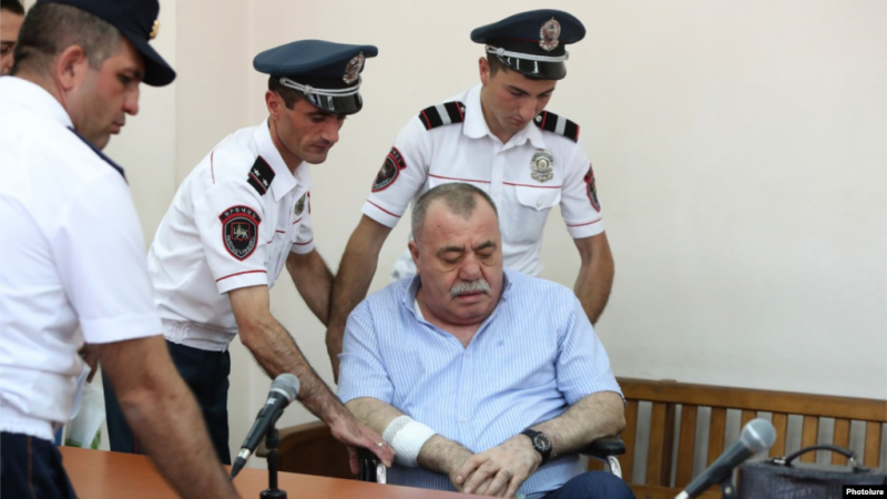 Манвел Григорян освобожден из-под ареста по причине ухудшения здоровья