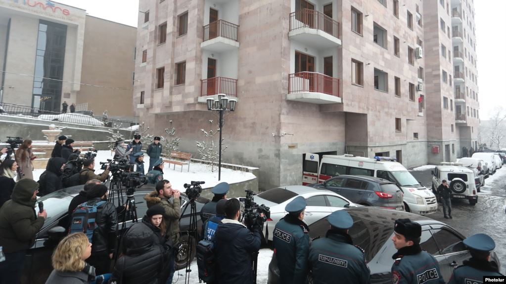 На пистолете Кутояна и в его квартире 17 января глушитель обнаружен не был: СК