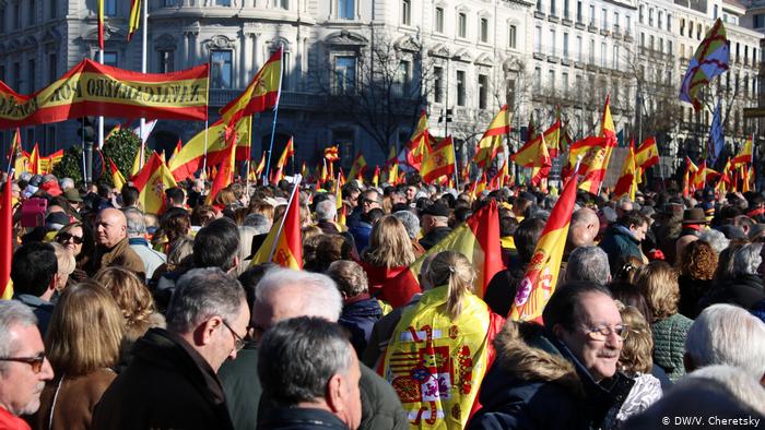 Миллионы испанцев потребовали от правительства сохранить единство страны
