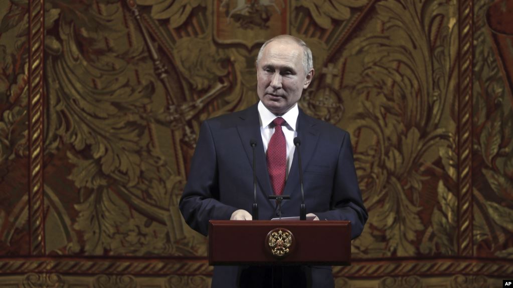 Российские телеканалы скрыли счётчик лайков под новогодним обращением Путина: дизлайков в 3-5 раз больше