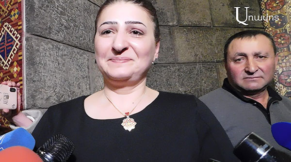 Мать Арменака Урфаняна обратилась к Пашиняну с вопросом – герой ее сын или нет: премьер-министр отреагировал