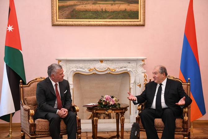 «Хочу преклонить голову перед Вашей семьей и Вашими предками»: президент Армении — королю Иордании