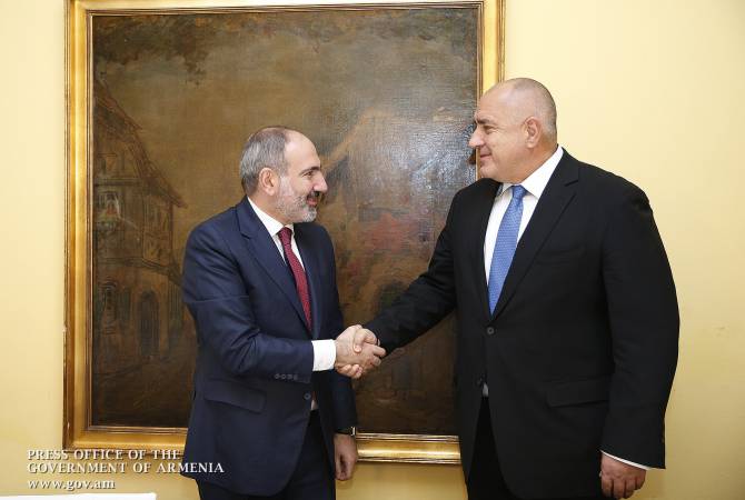 Бойко Борисов пригласил Никола Пашиняна посетить Болгарию с официальным визитом