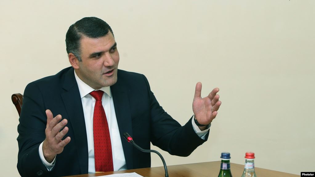 Геворг Костанян выступает с требованиями для возвращения из РФ в Армению: ССС отвечает