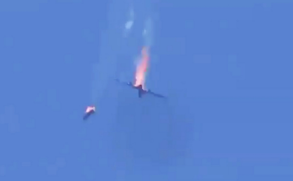 МО Турции: в Идлибе сбиты два Су-24 армии Асада — видео