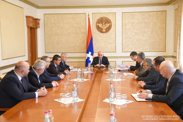 Президент Арцаха обсудил вопросы предстоящих выборов с представителями политических сил