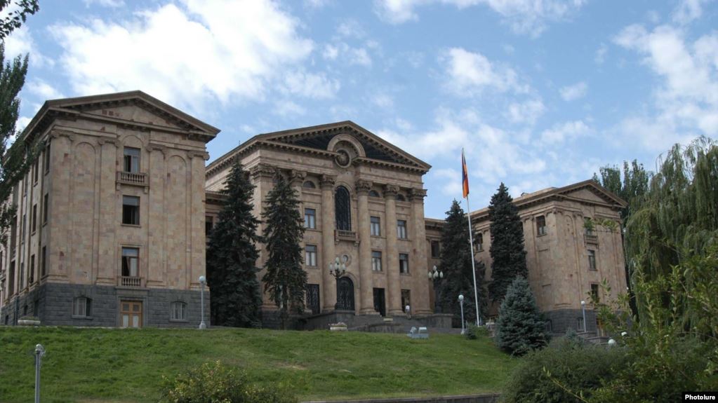 Парламент внес дополнения в УК, предусматривающие уголовное наказание за нарушения режима изоляции или самоизоляции