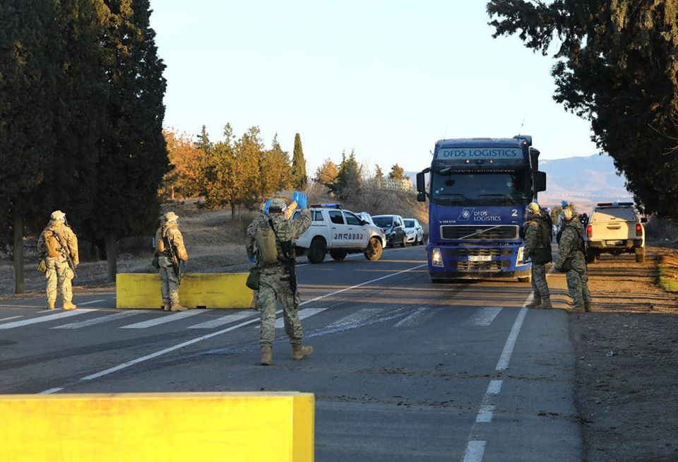 Грузинская армия и полиция взяли под контроль Марнеули и Болниси из-за эпидемии: видео